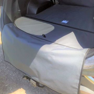 Hyundai Santa Fe Canvasback Bumper Flap Image 1