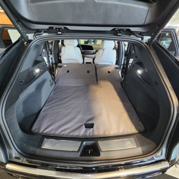 Cadillac Lyriq Cargo Liner