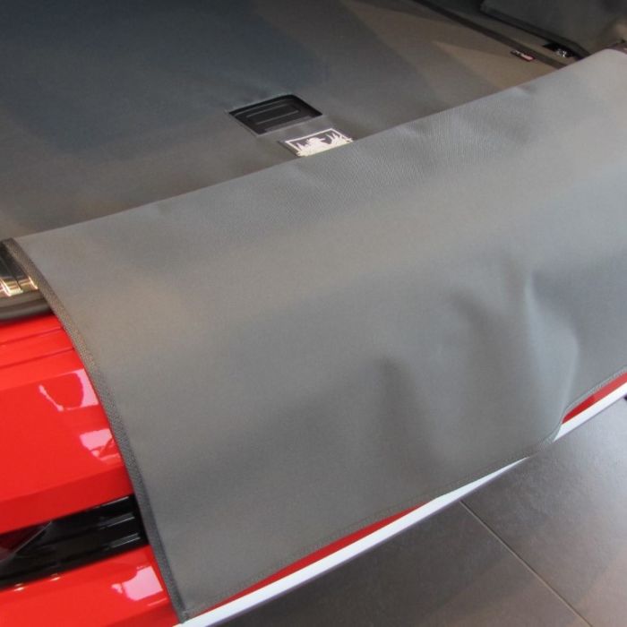 Audi e-tron/Q8 Canvasback Bumper Flap image 1
